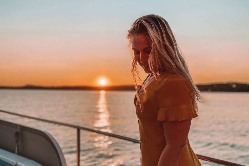 석양을 배경으로 찍은 고객 사진