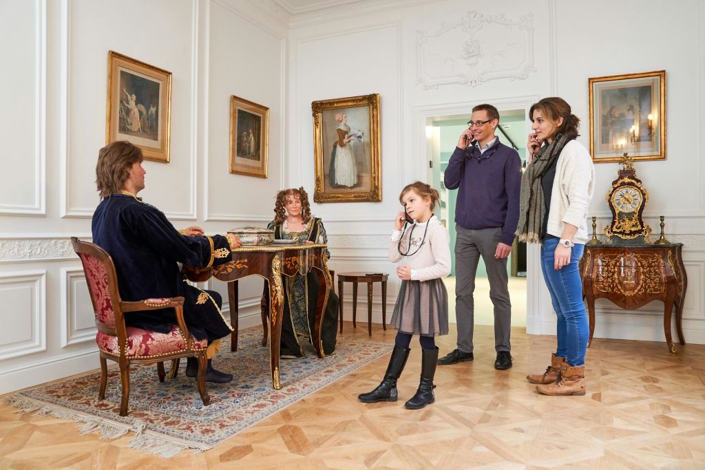 코코아와 초콜릿의 세계에 빠져보세요.