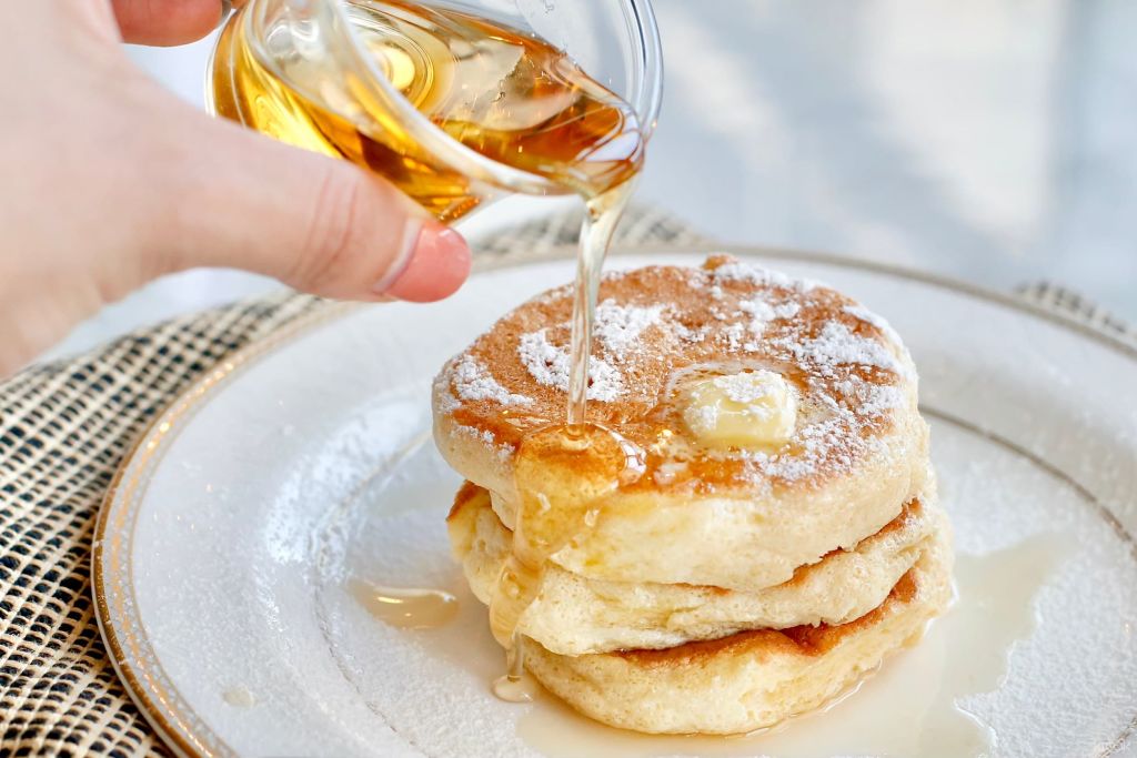 푹신한 팬케이크을 즐겨보세요.