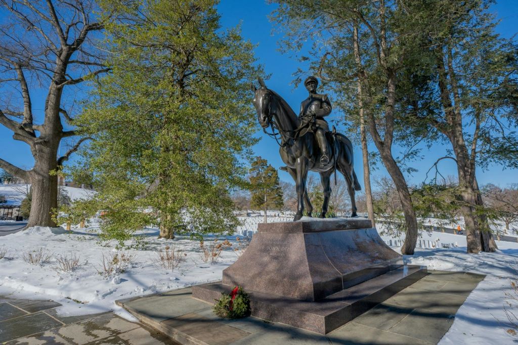 존 딜 경 추모비
