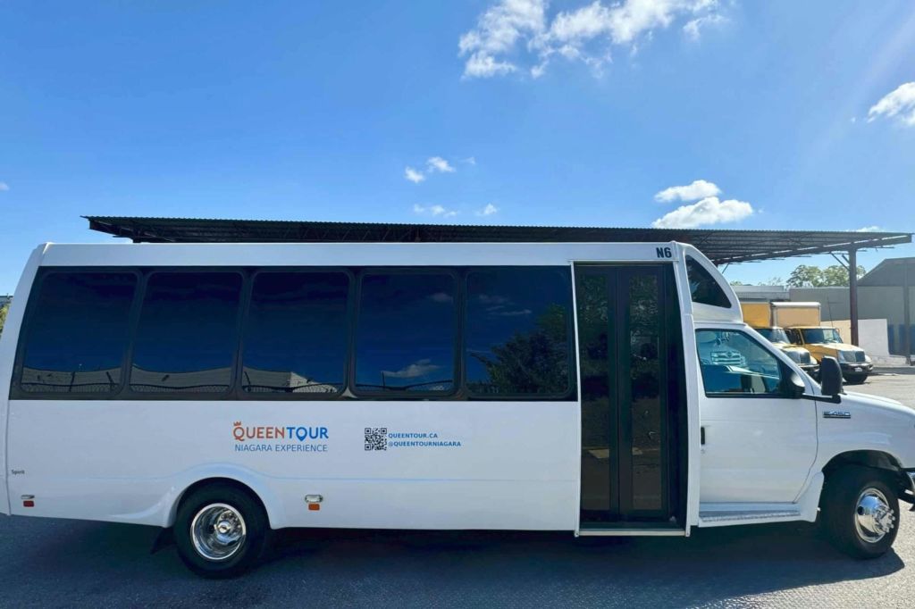 퀸 투어 미니버스