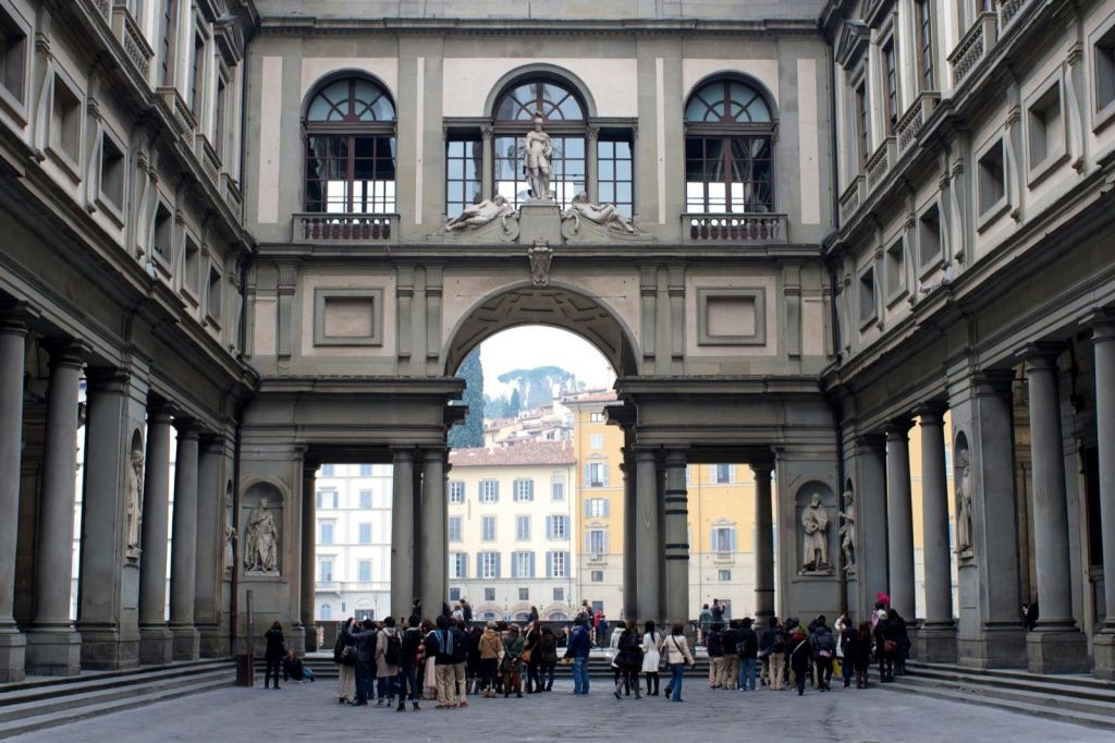 우피치 미술관 로기아스 투어