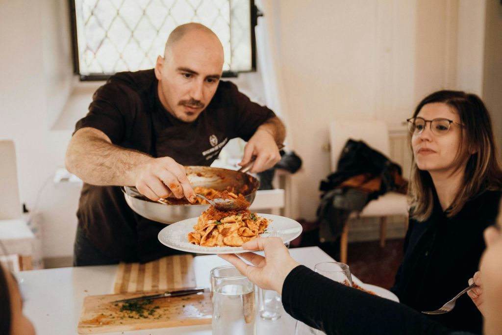 현지 셰프와 함께하는 파스타 만들기 클래스: 요리, 식사, 와인