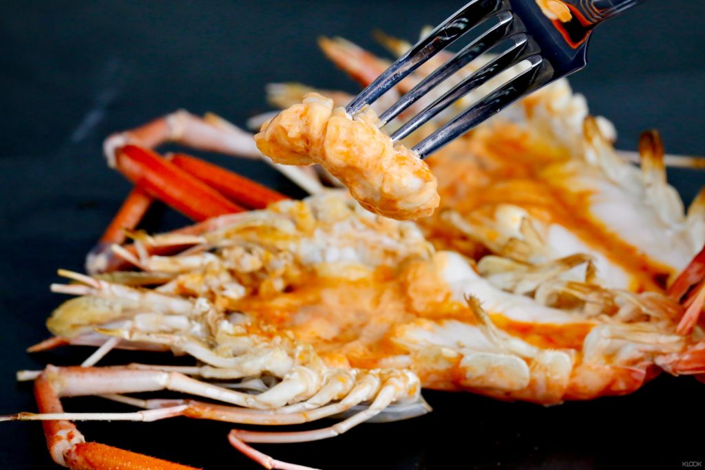 갓 구운 강새우는 어떠신가요?