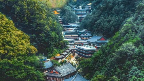[Chungcheongdo] Guinsa Temple + Ondal Cave + Dodamsambong Peaks One day tour