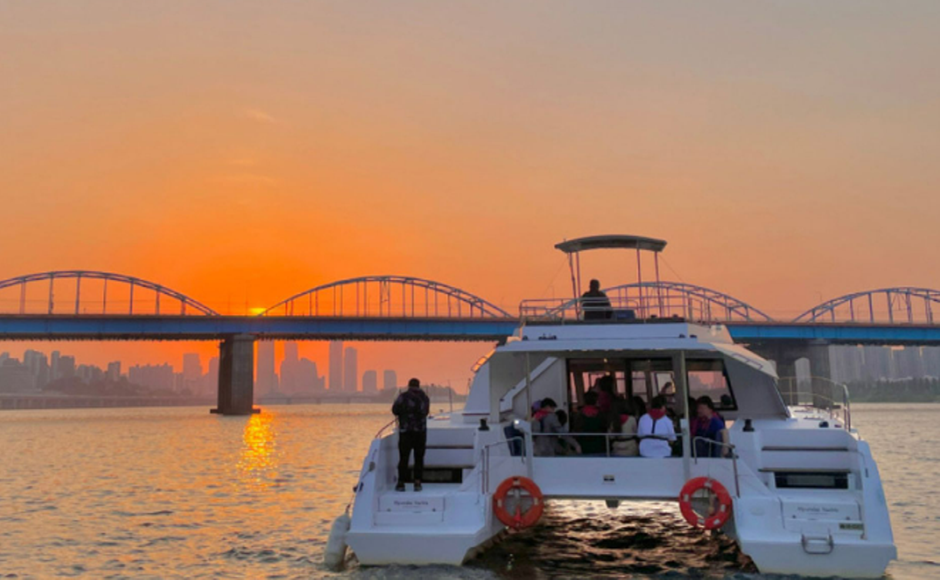 [Seoul Banpo] Hyundai Yacht Luxury Yacht Party Boat Public Tour