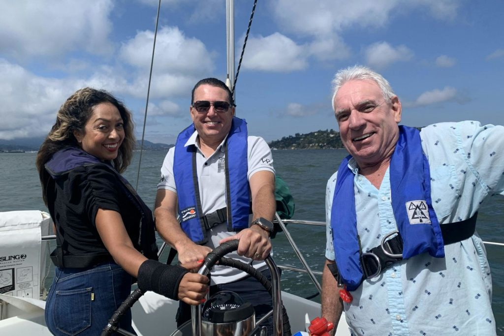 룰렛을 교대로 돌리기