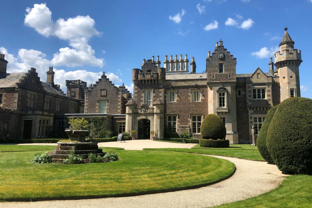 애보츠포드 외관