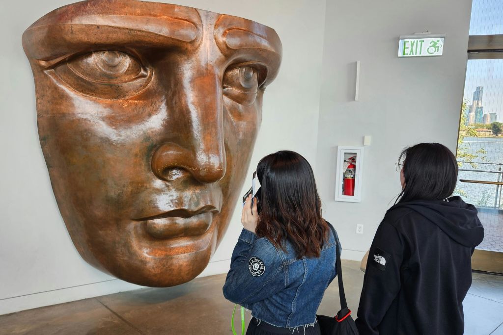 자유의 여신상 박물관 내부까지 이어지는 자유의 여신상 전망