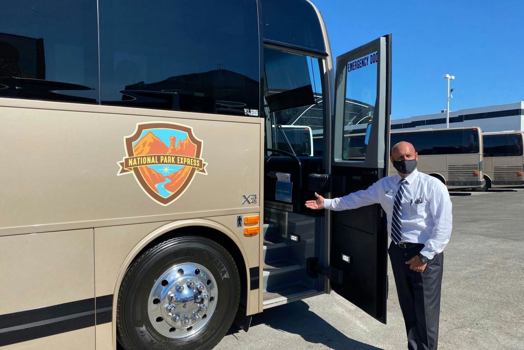 내셔널 파크 익스프레스 모터코치