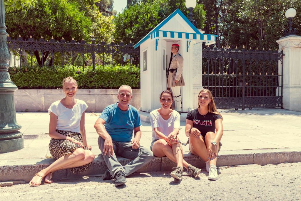 아테나 경비병 교체