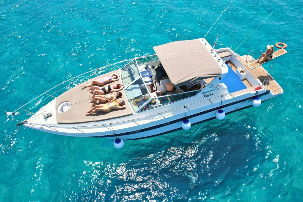 파비냐나와 레반초 보트 투어