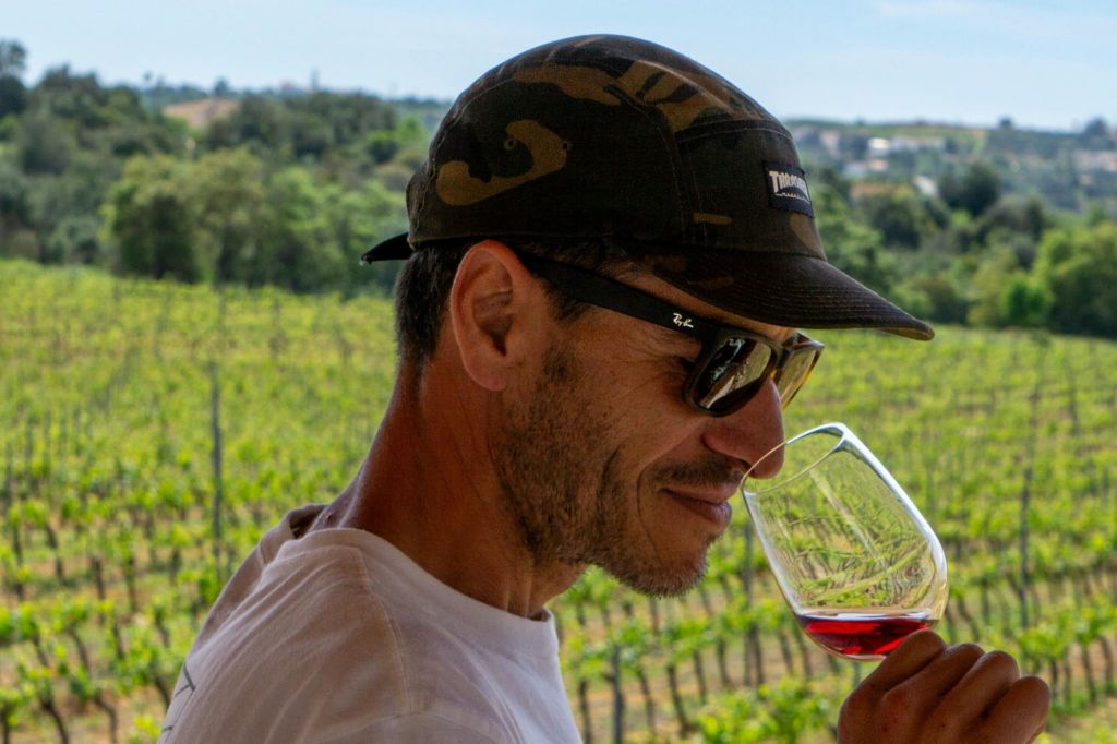 맛있는 와인을 맛보세요.