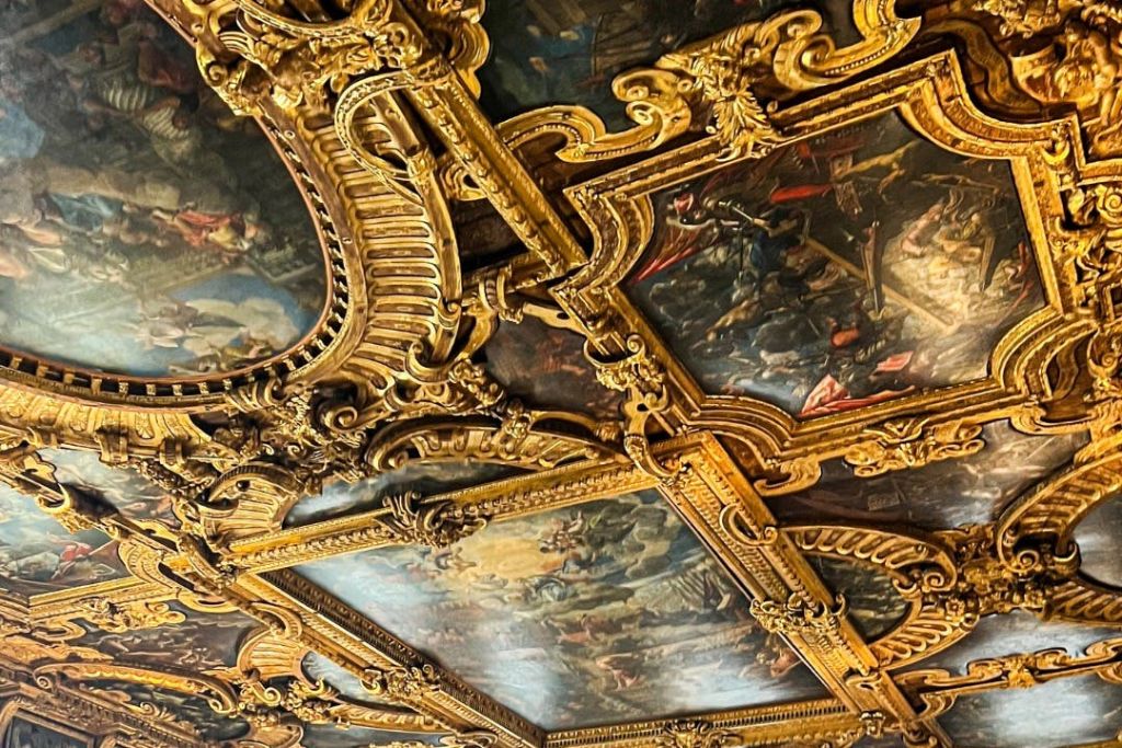 공작 궁전 천장