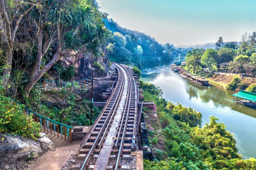 콰이강을 건너는 다리