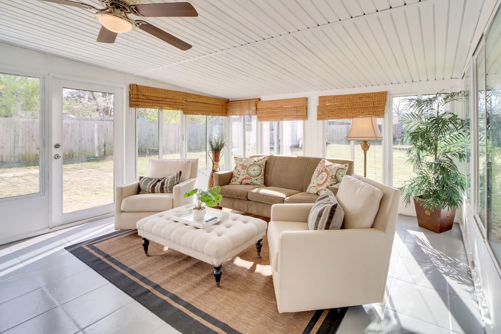 Petfriendly Tulsa Vacation Rental w/ Sunroom 트리플 숙소