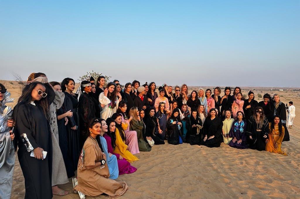 석양의 저녁 사파리가 진행하는 패션쇼 게스트