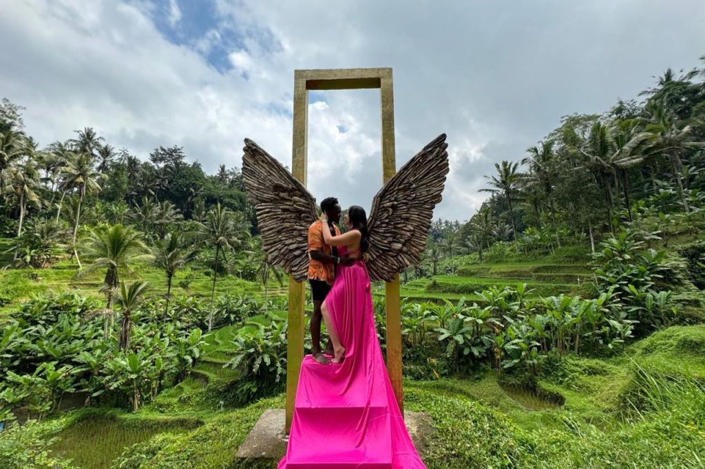이 공급업체의 독특한 사진 부스는 Wings of Bali입니다.