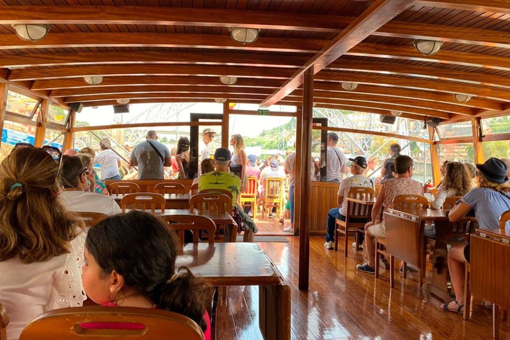 6개의 다리를 따라가는 크루즈