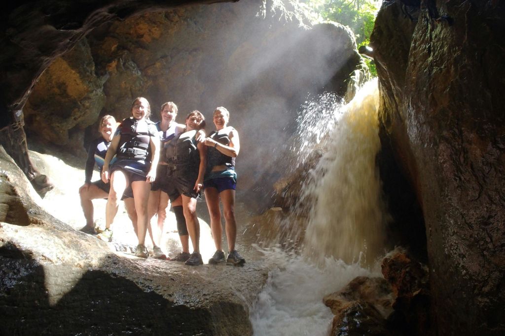 숨은 폭포로 떠나는 여행