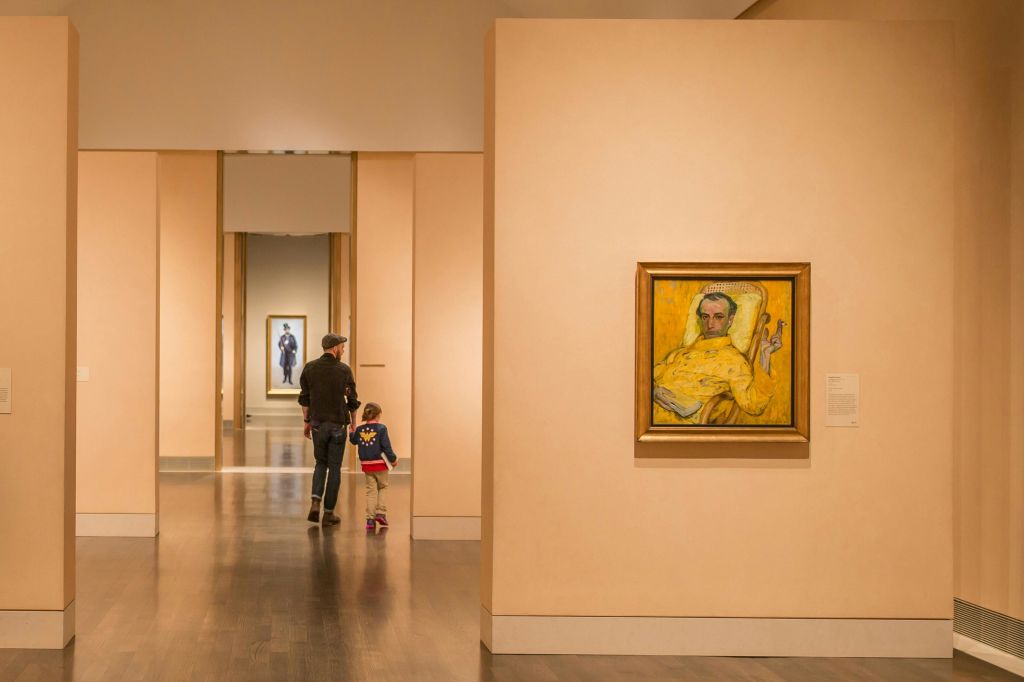 벡 빌딩의 예술 작품 감상하기