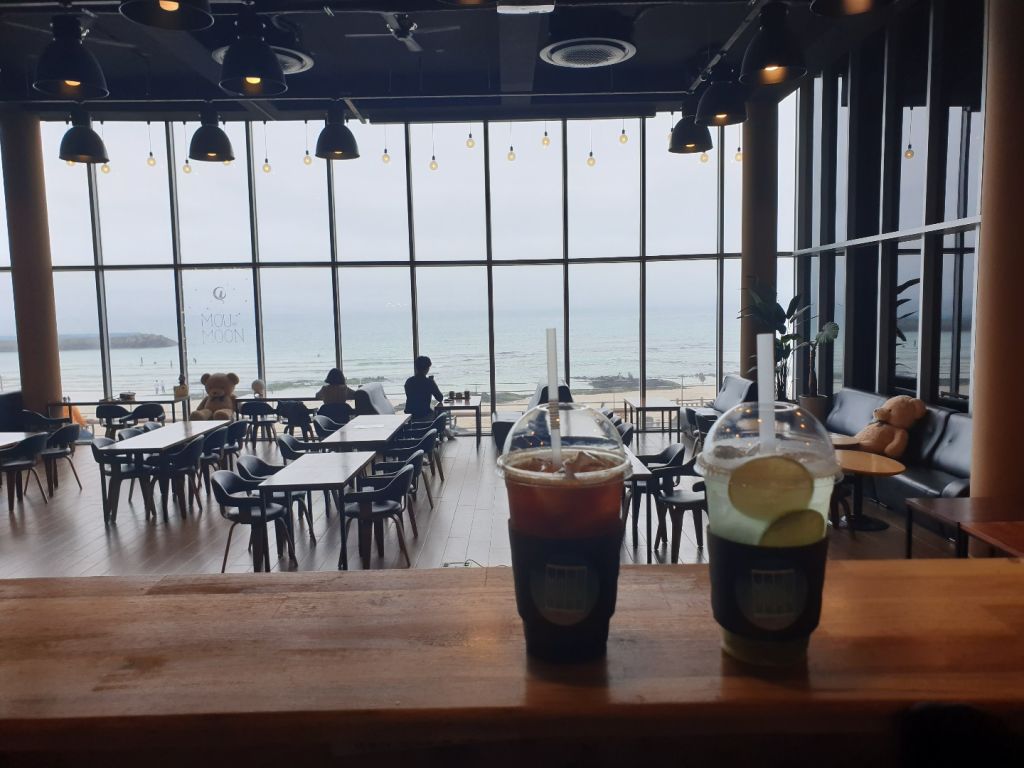 카페 머문