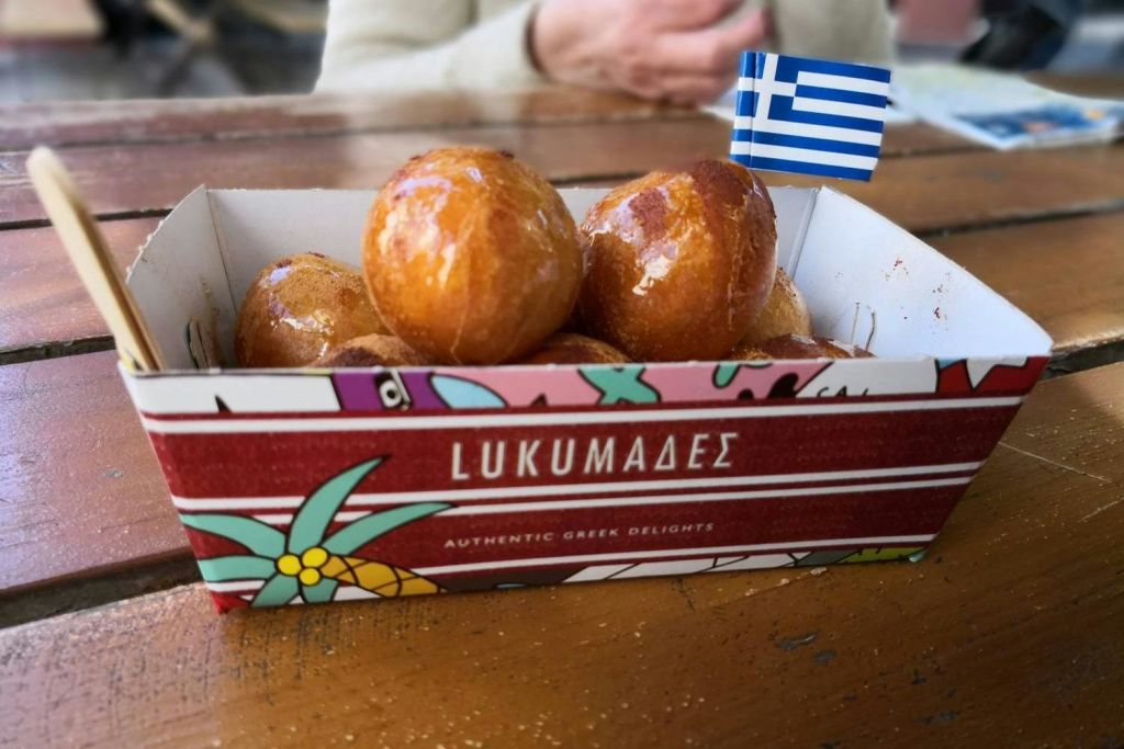 "Loukoumades" 디저트