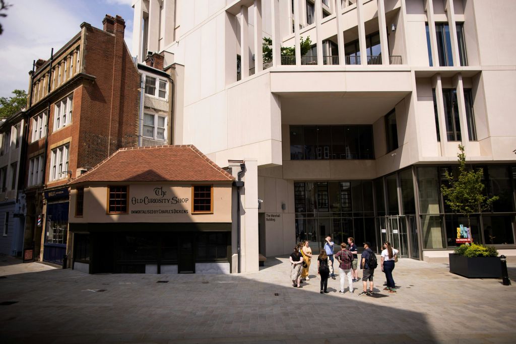 런던 중심부의 비밀을 찾아서