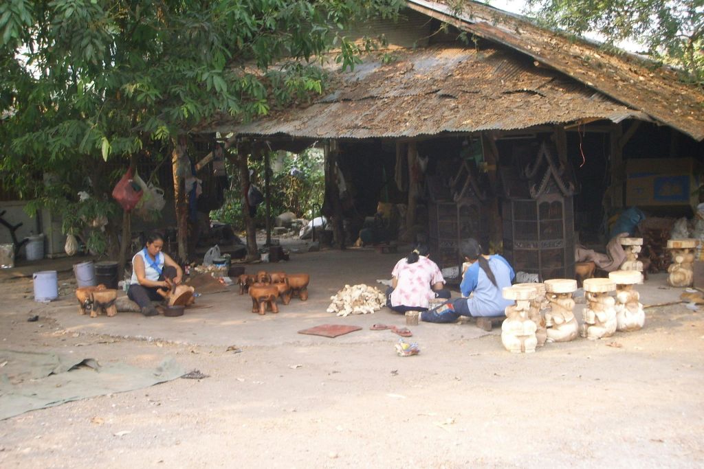 현지 가정 산업