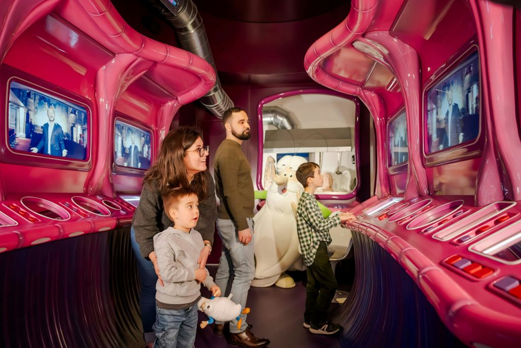 거장 동상 구역