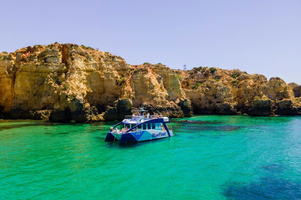 라고스 해안에서 즐기는 크루즈