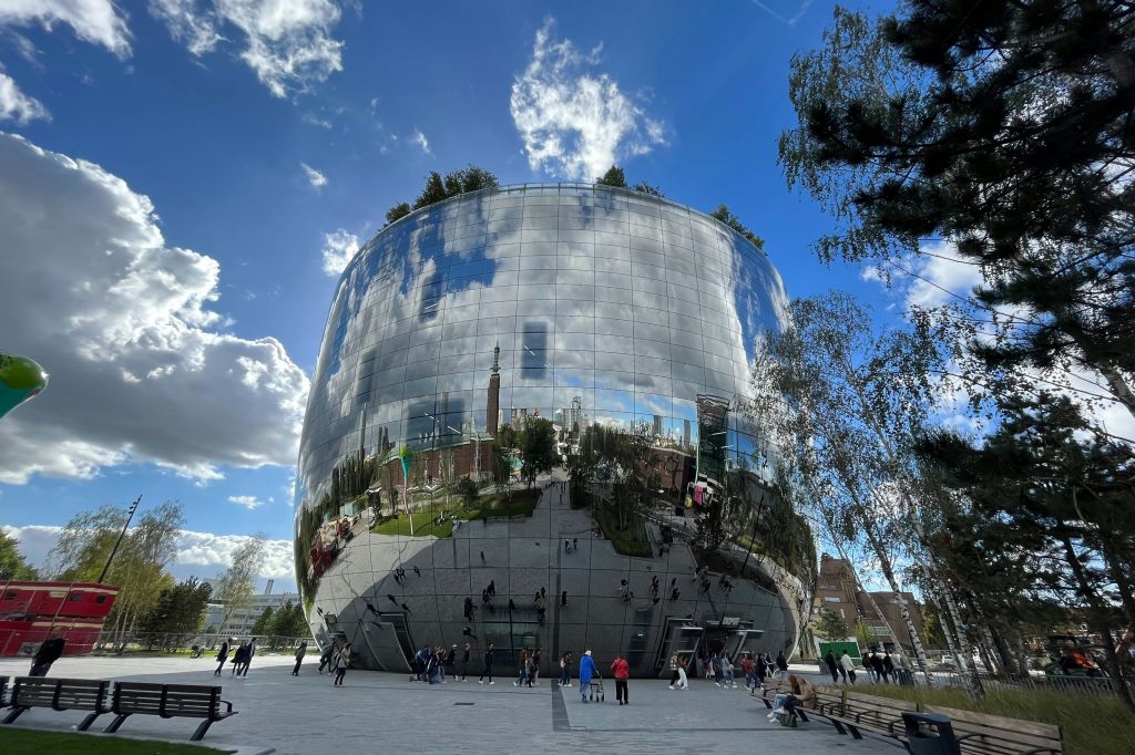 부이만스 및 뵈닝겐 기지