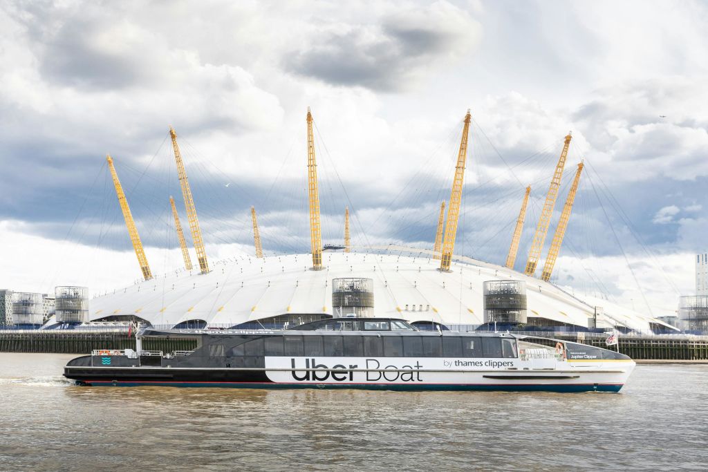 Thames Clippers와 The O2의 Uber Boat
