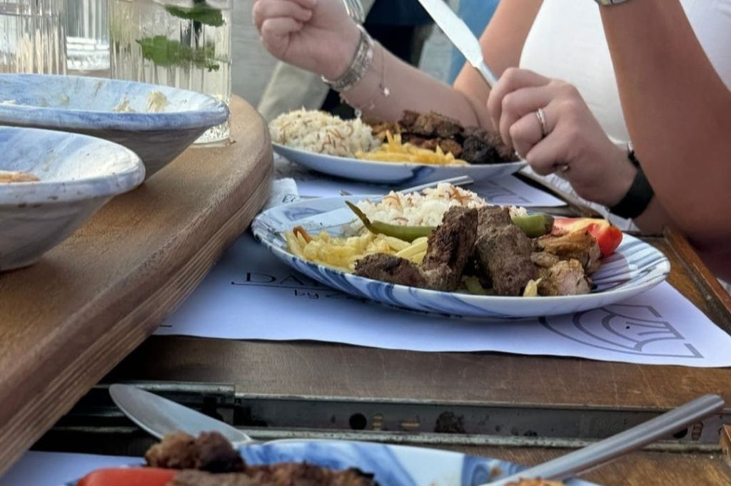 공급업체의 주요 요리 중 하나