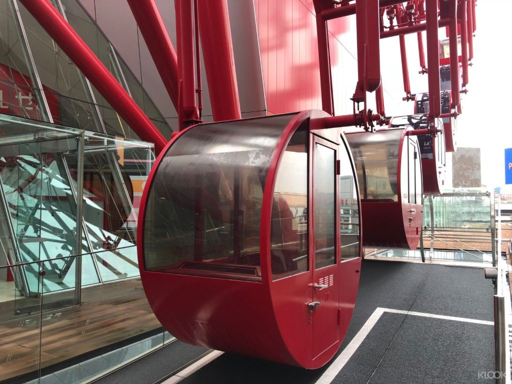 곤돌라에 편안히 앉아 좋아하는 음악을 감상하세요.