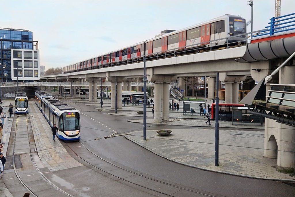 슬로터데이크스테이션