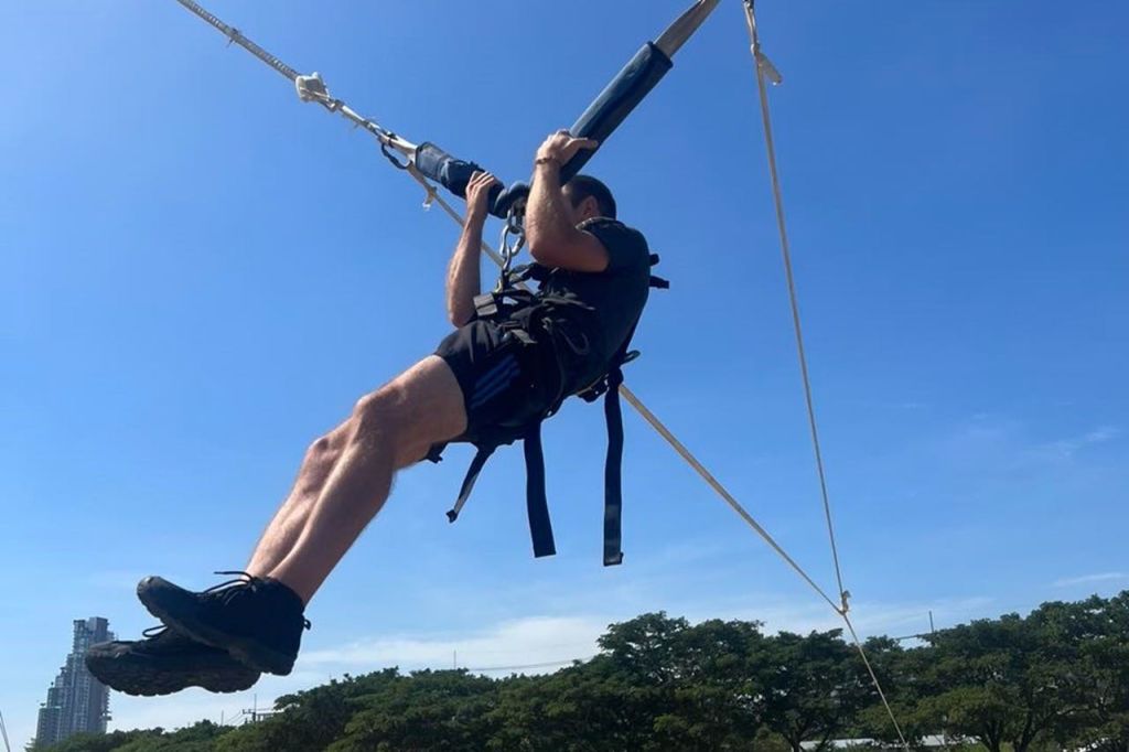 파타야 사누크 파크에서 즐기는 인간 슬링샷과 번지 점프