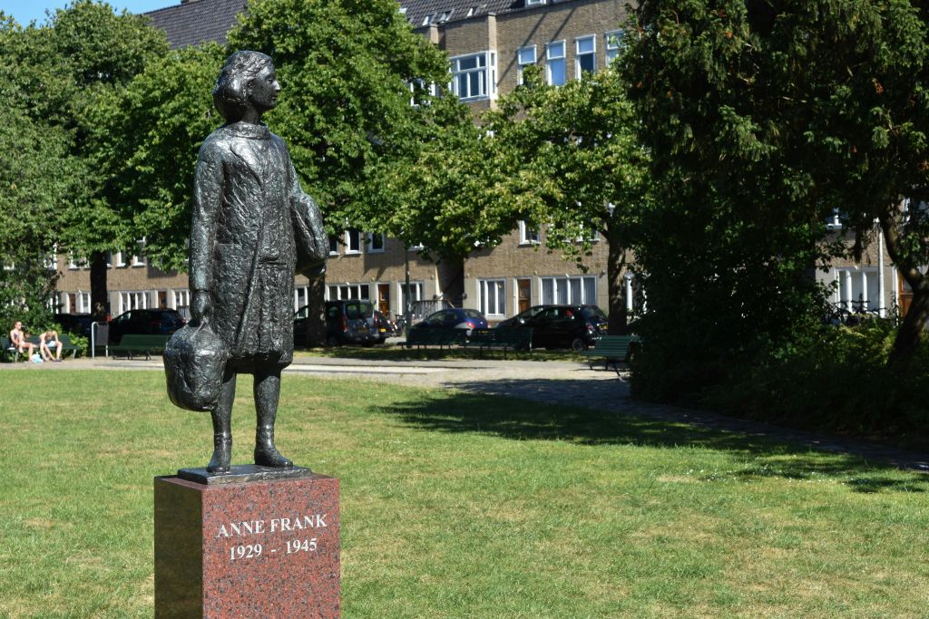 집합 장소, 메워데플레인 안네 프랑크 동상