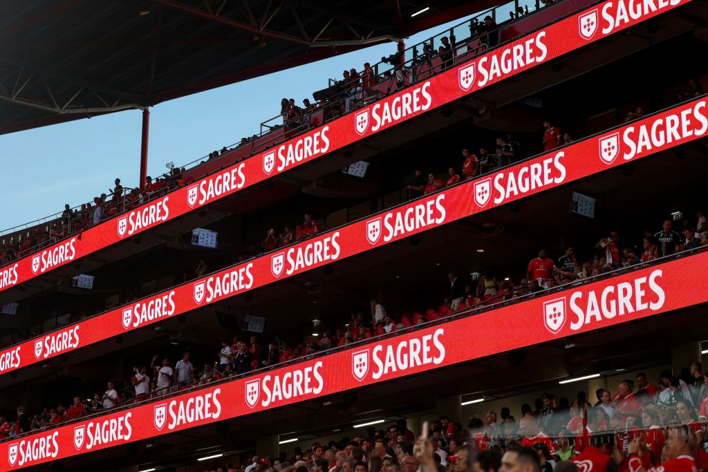 스포츠 리스본과 벤피카 스타디움의 벤치