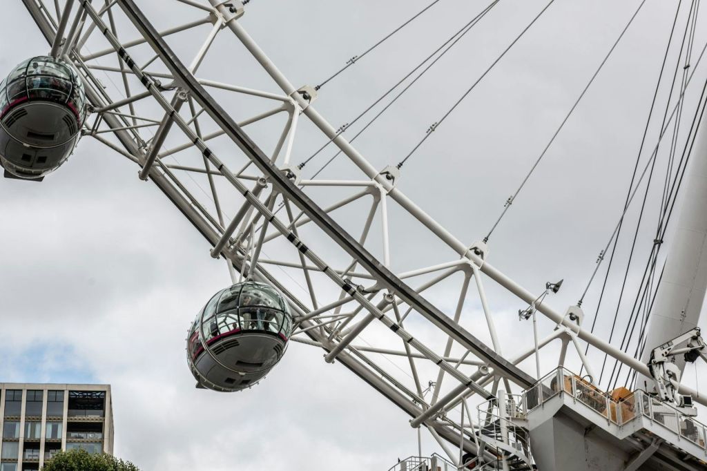 ... 그런 다음 런던 아이에서 자전거를 타세요!