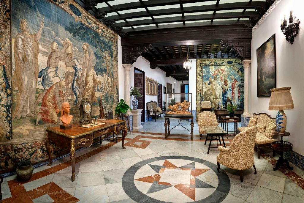 태피스트리가 있는 홀 라세르나 총독 궁전