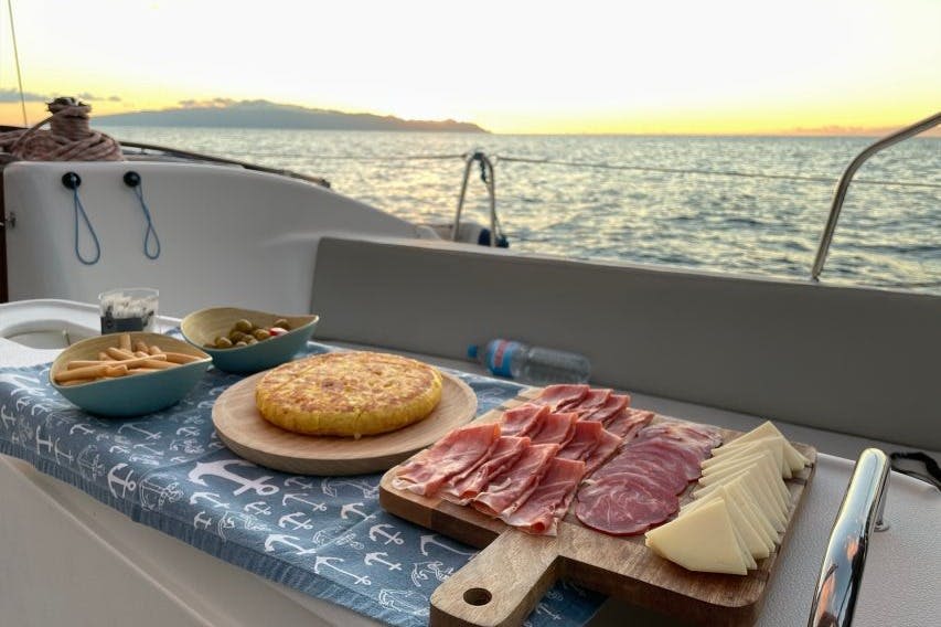 Picoteo y puesta de sol