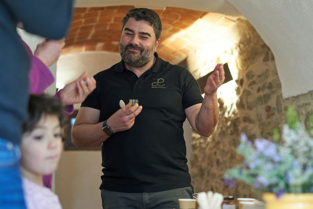 양봉 전문가의 실시간 설명