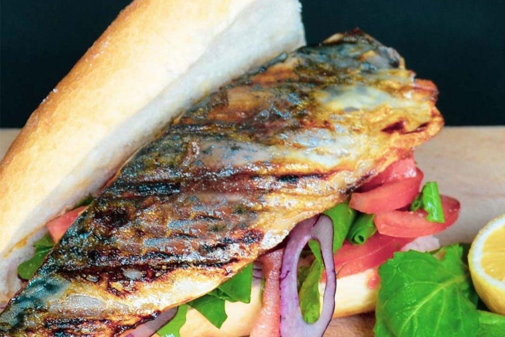 생선 샌드위치.