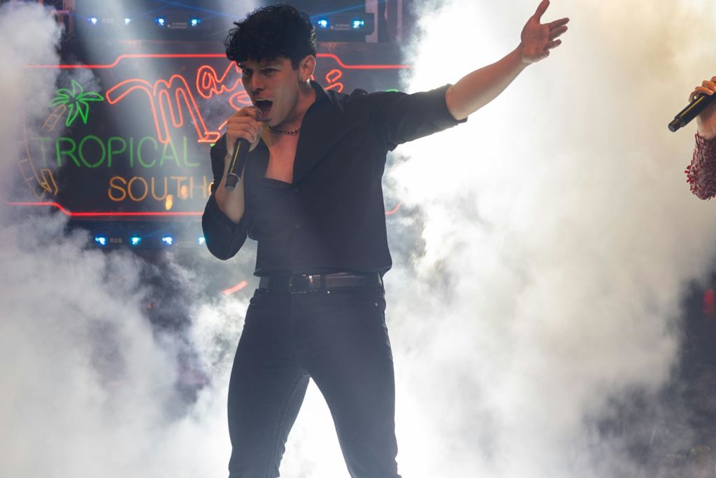 망고의 열대 카페