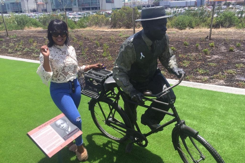 Sol Platjie, 젊은 지적 정치 운동가.