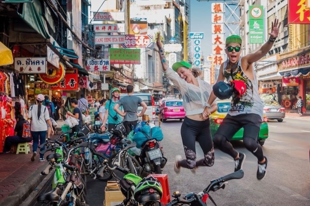 차이나타운의 활기찬 분위기