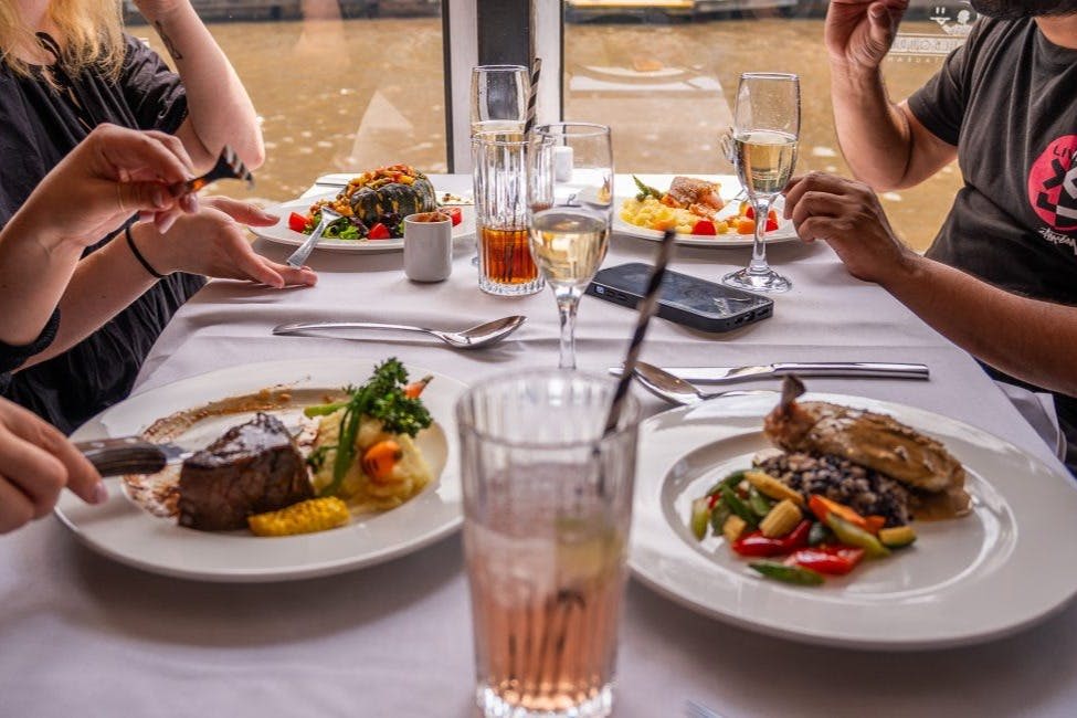 스피릿 오브 멜버른 점심 포함 크루즈