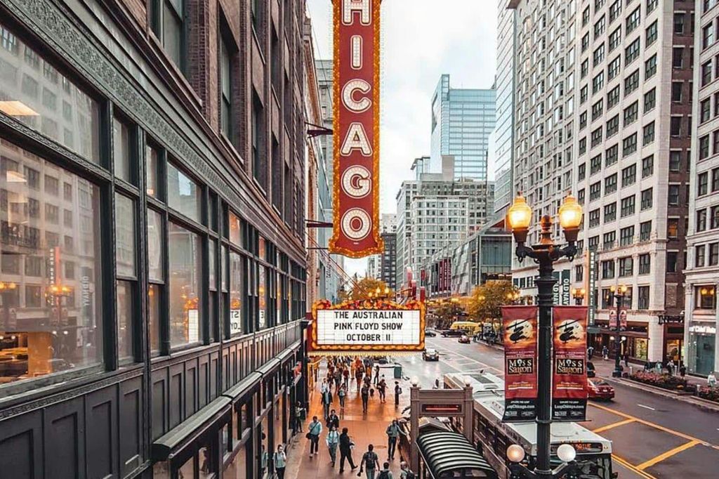 시카고의 명소를 둘러보는 도보 & 푸드 투어