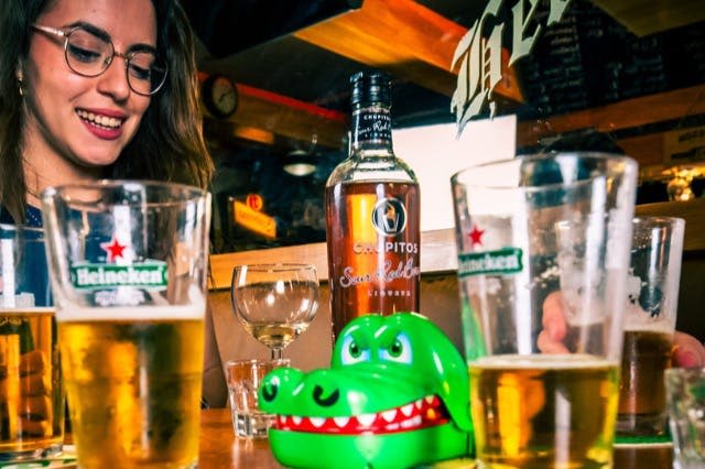 게임을 즐기는 게스트